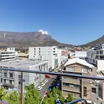 Cbd Loft With Mountain View, Balcony, Aircon, Parking