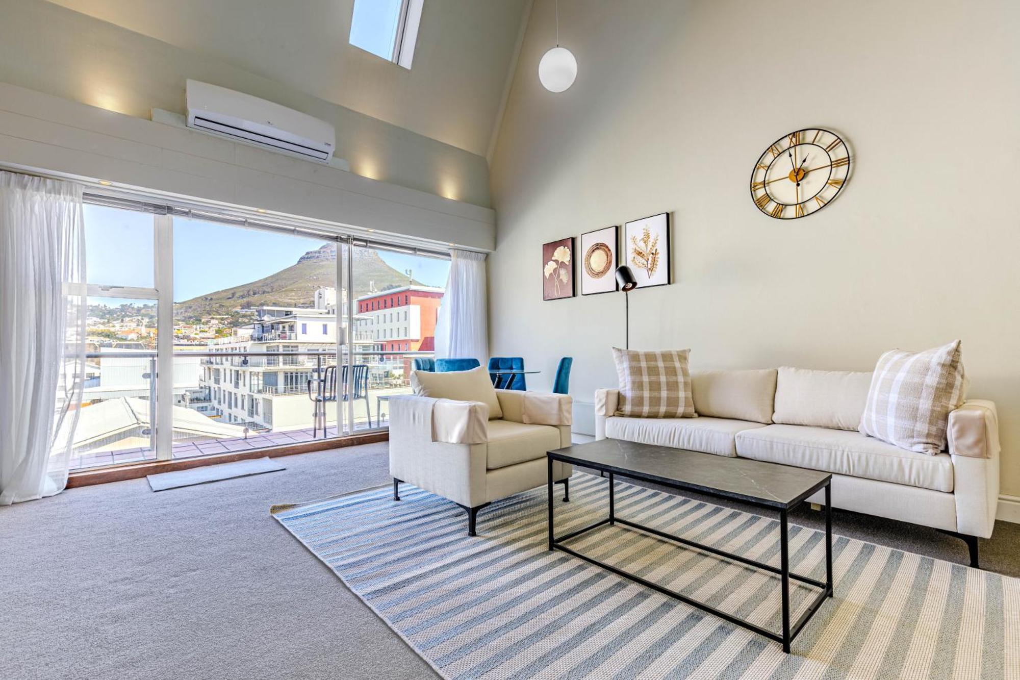 Cbd Loft With Mountain View, Balcony, Aircon, Parking Apartment *