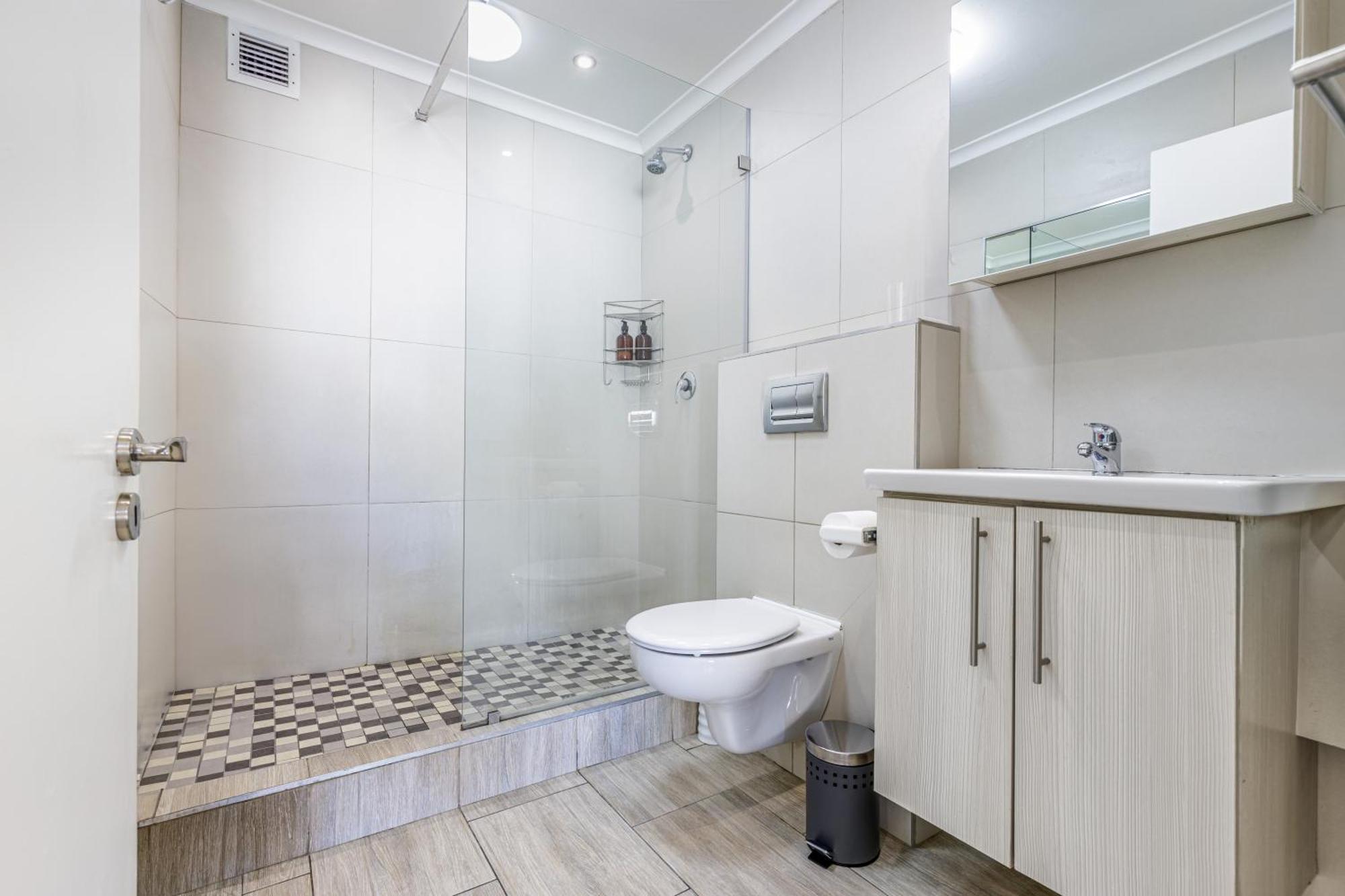 Cbd Loft With Mountain View, Balcony, Aircon, Parking