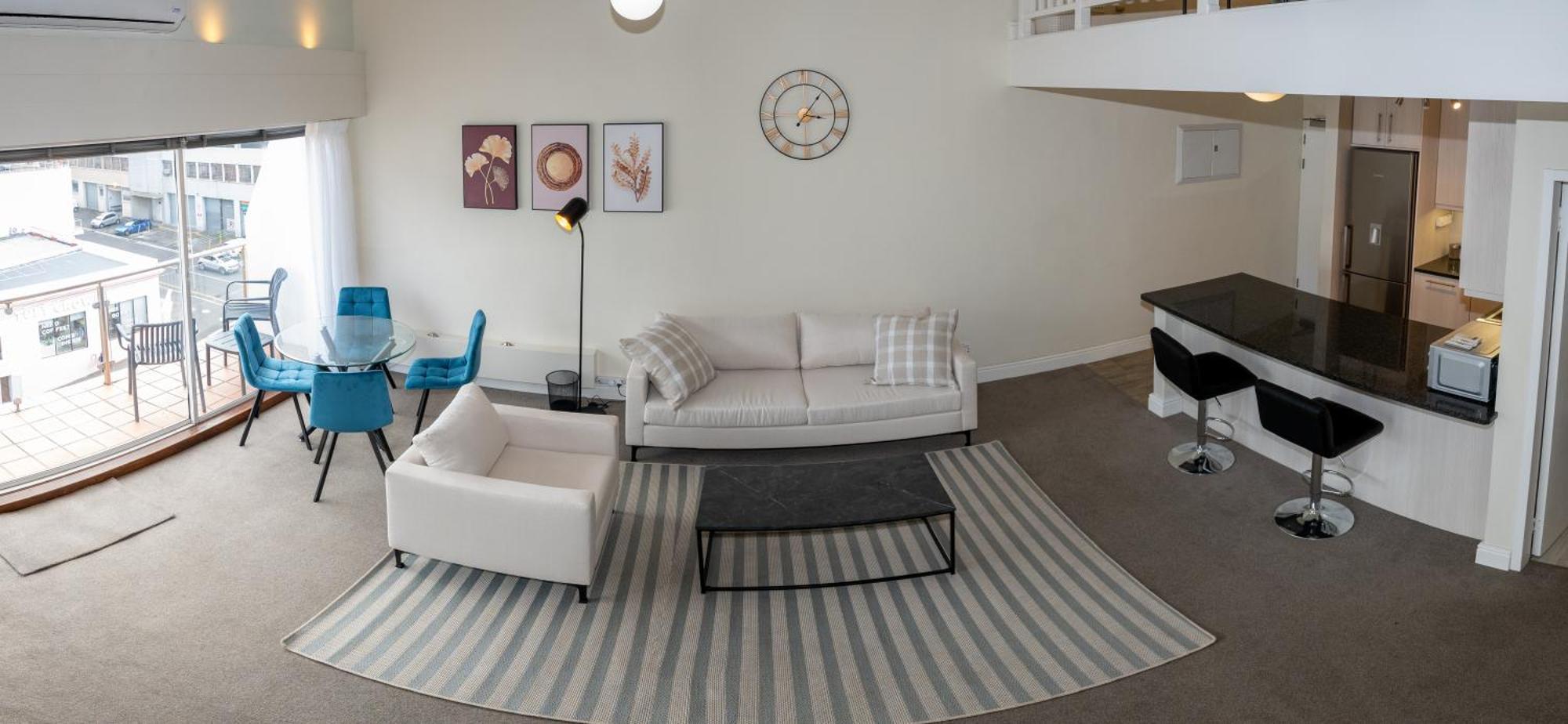 Apartment Cbd Loft With Mountain View, Balcony, Aircon, Parking *
